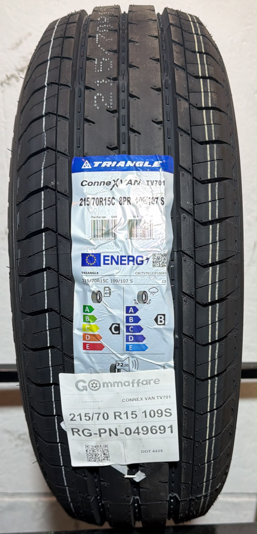 Triangle CONNEX VAN TV701 215/70 R15